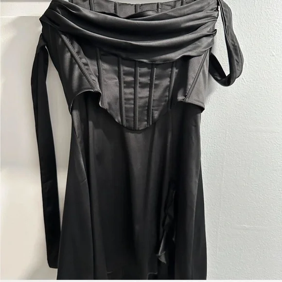 Oh Polly Black One Shoulder Corset Mini Dress - Picture 2 of 3